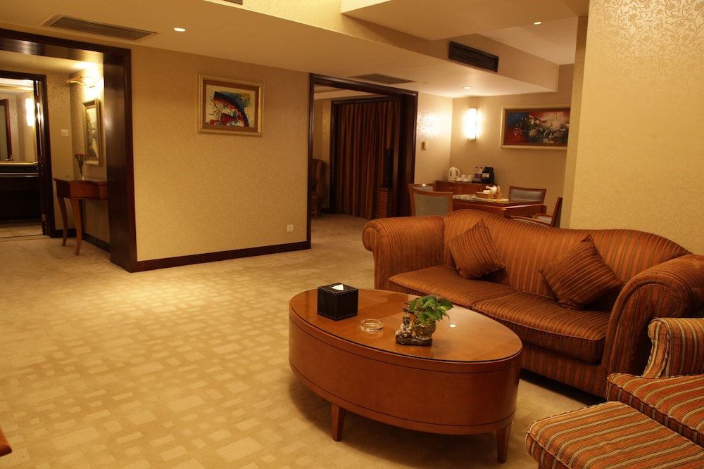 GRAND INTERNATIONAL HOTEL 28/46