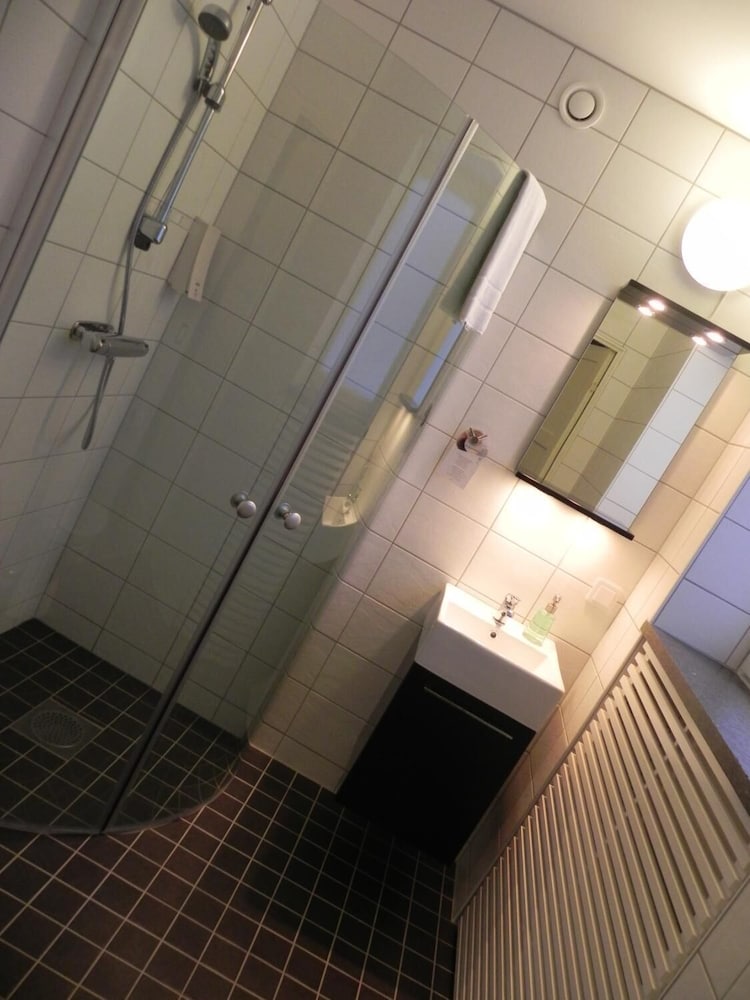 Hotell Tinget 23/24