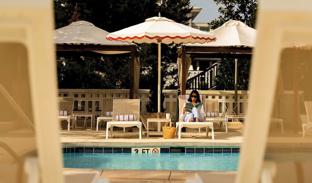 Blockade Runner Beach Resort 37/70