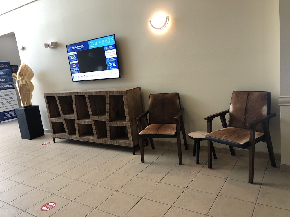 Best Western Plus Peppertree Inn At Omak 32/45