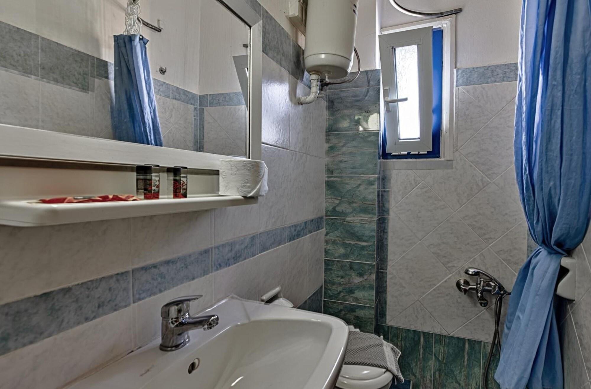 Lucia Hotel 46/47