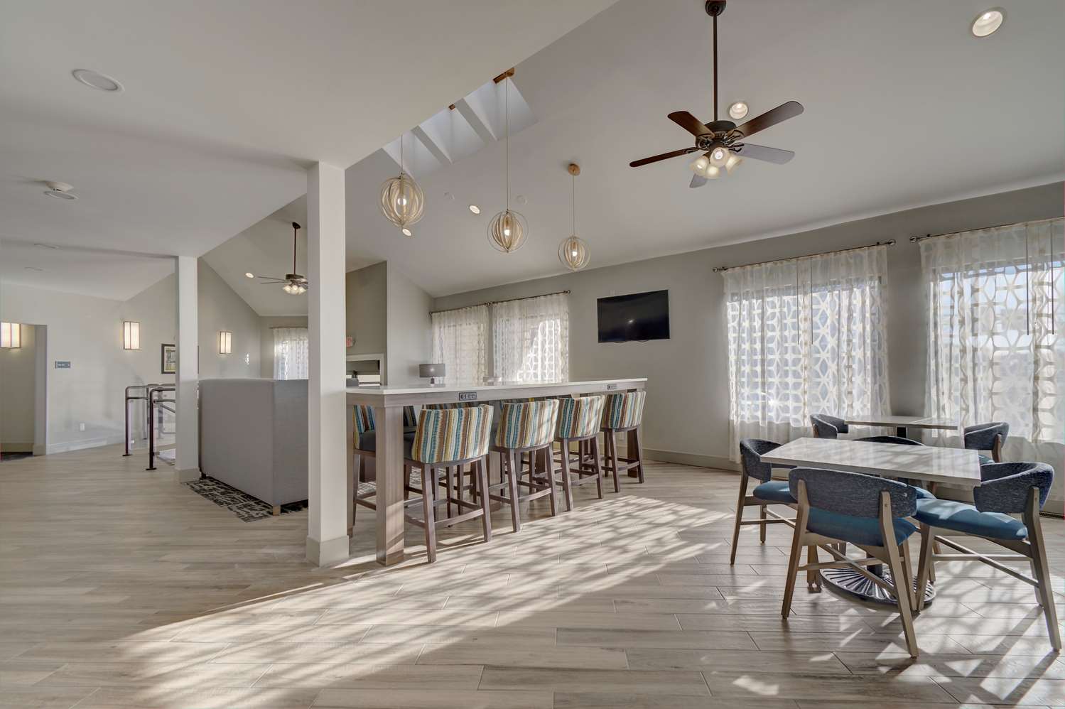 Best Western Hampshire Inn And Suites Seabrook 8/11