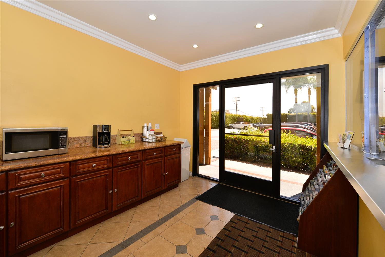 Americas Best Value Inn & Suites Los Angeles Downtown SW 11/15