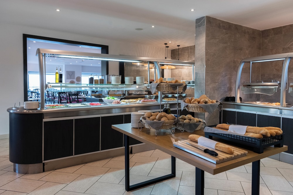 Plaza Regency Hotels 34/50