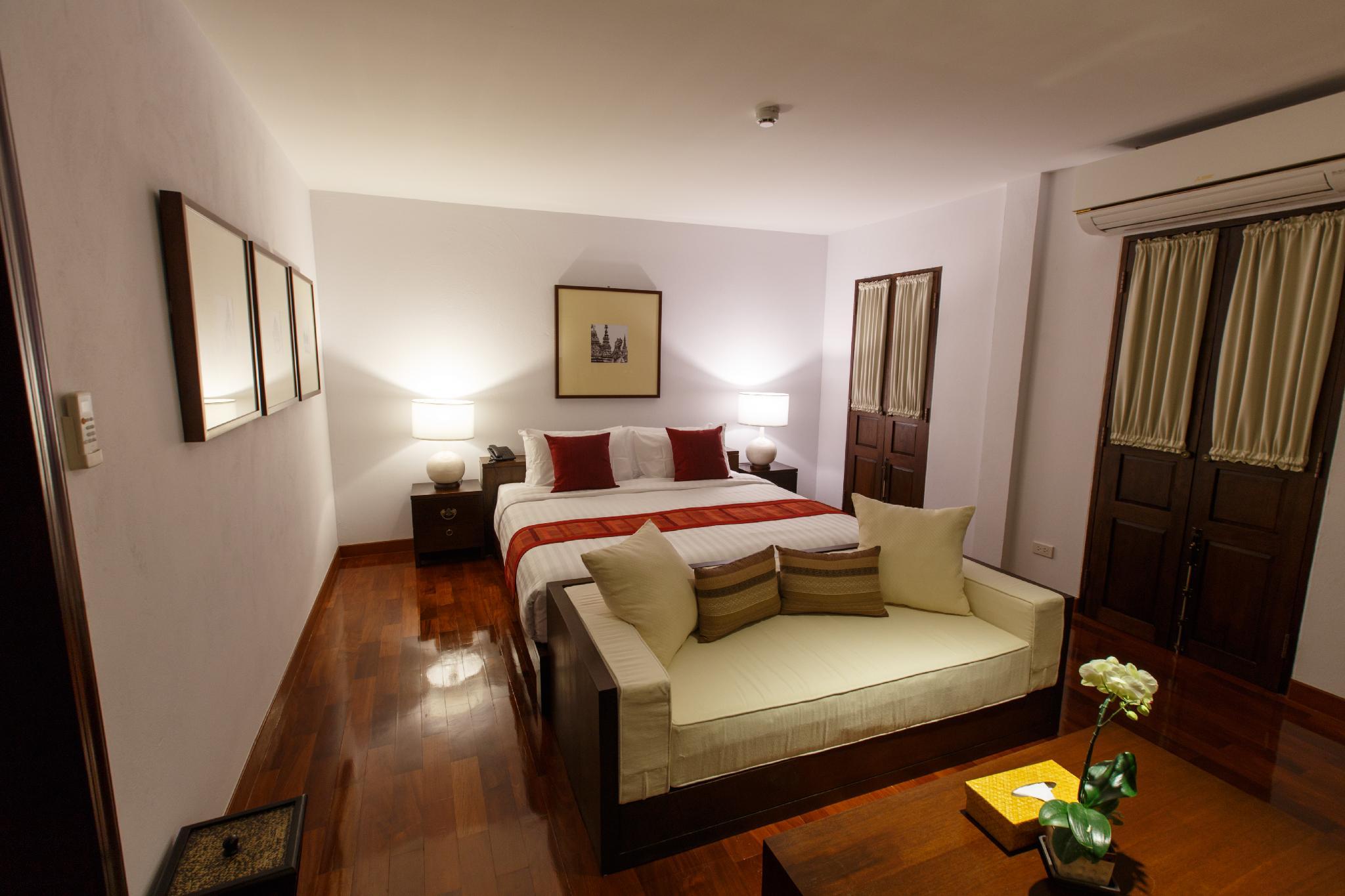 PREMIER, SUITE, KING BED