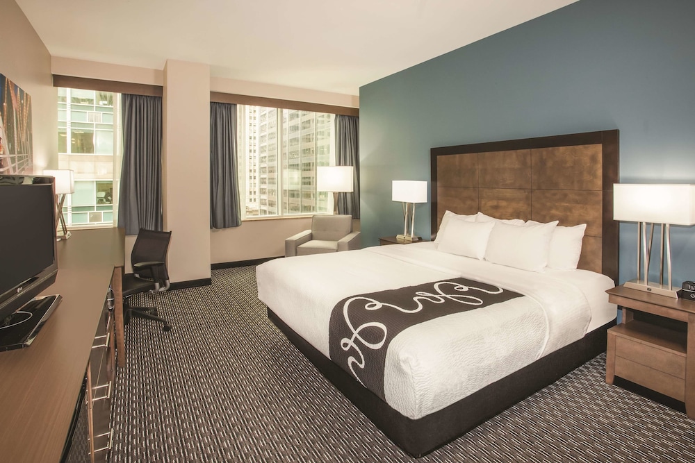 La Quinta Inn Suites By Wyndham Chicago Downtown 13/45