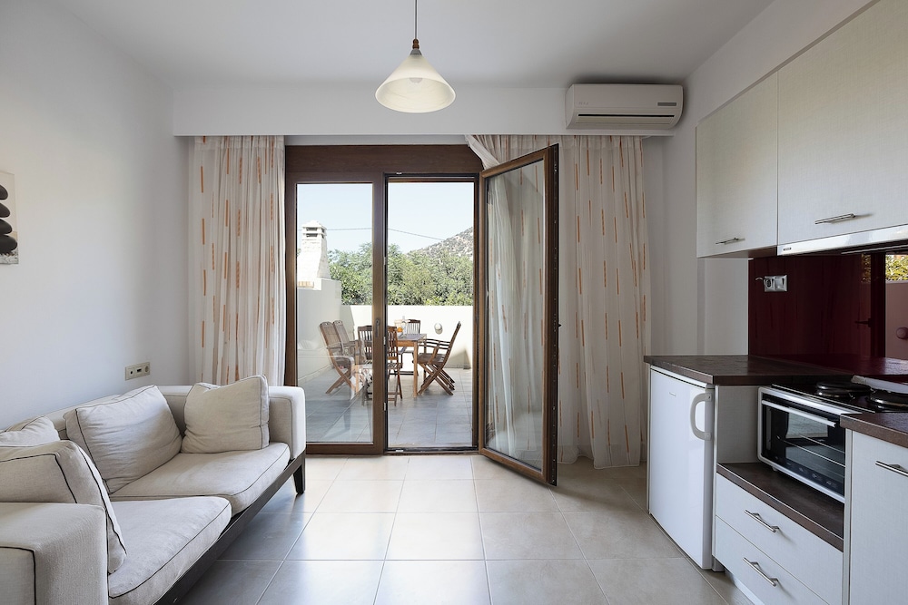 Pantheon Villas 53/78