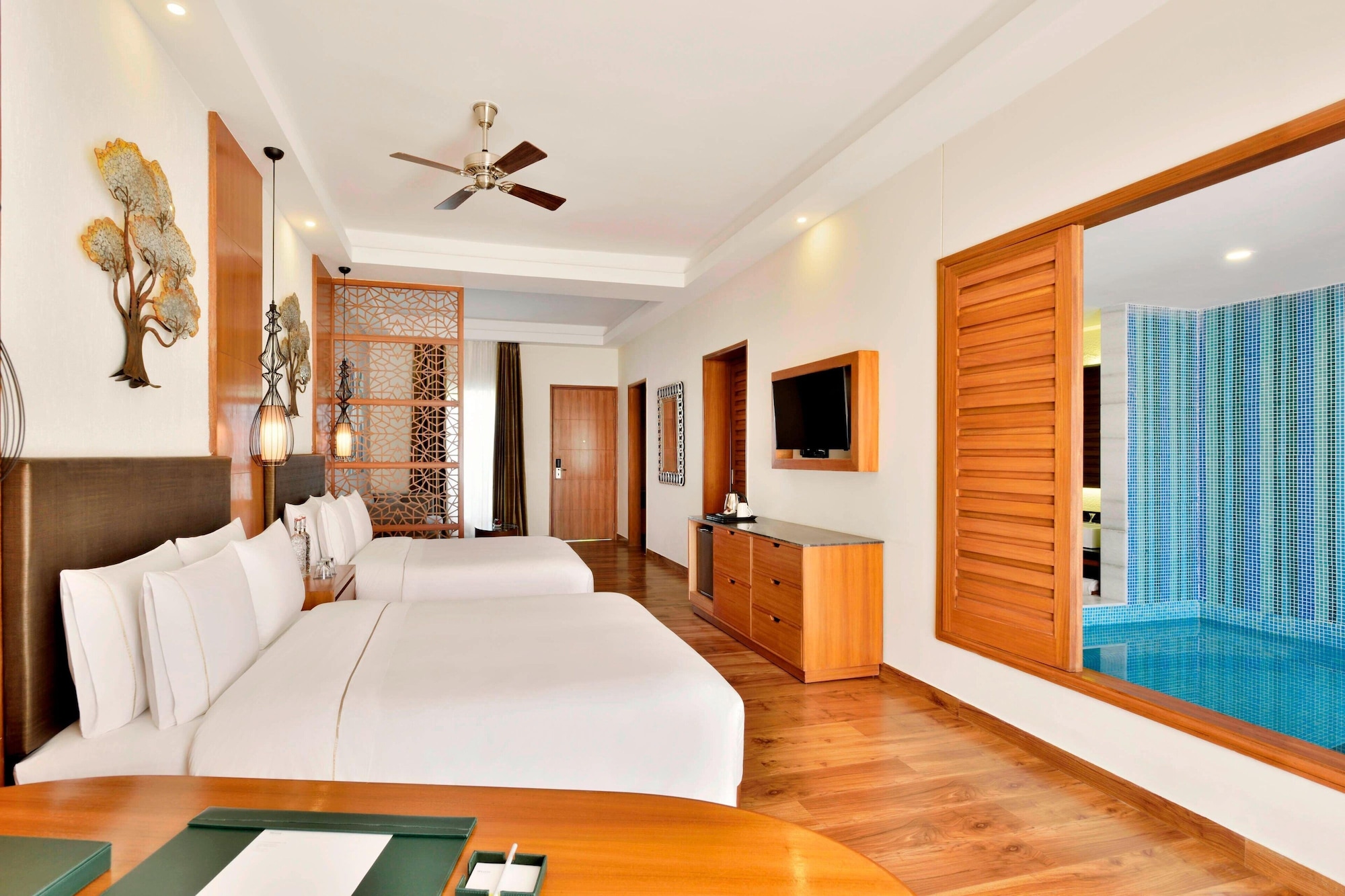 Luxury, Villa, 2 Queen Beds, Pool Access