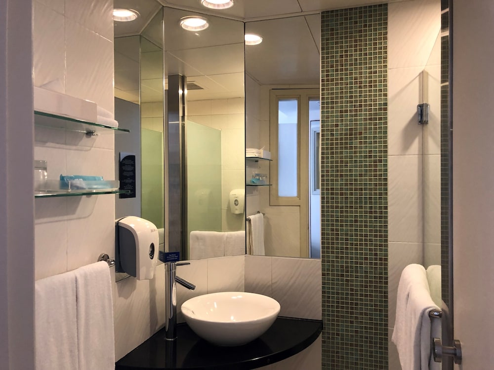 Holiday Inn Express Causeway Bay Hong Kong 25/76
