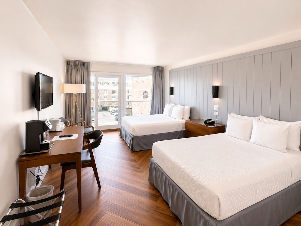 Room, 2 Double Beds, Partial View
