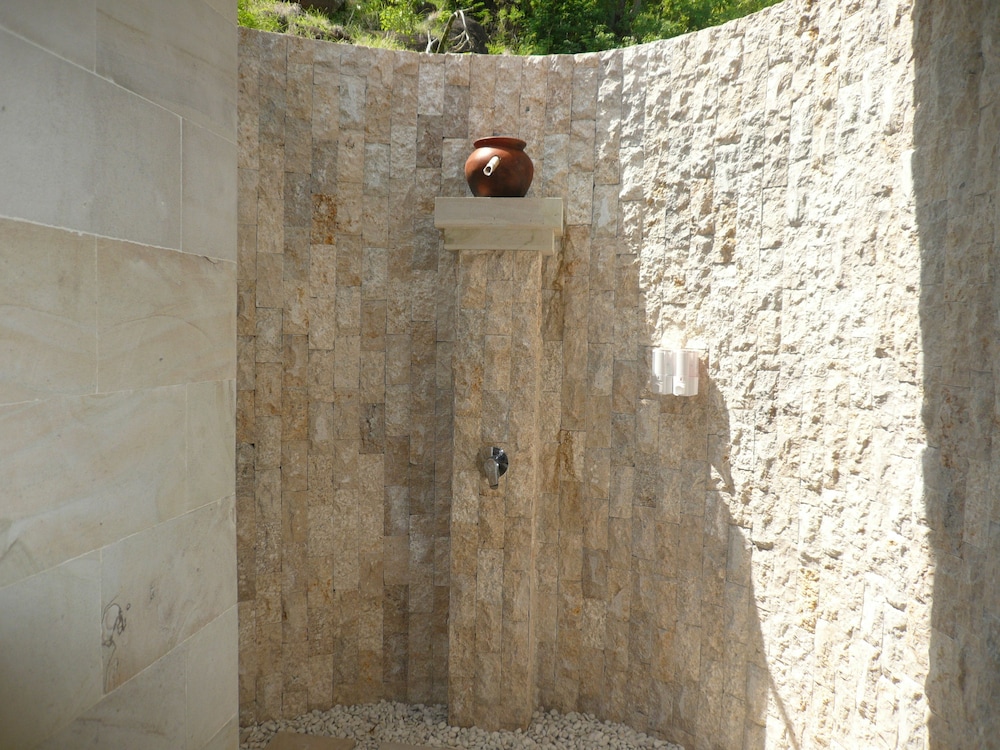 Shankara Parada Villas 20/67