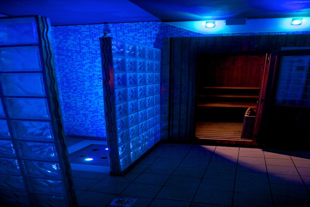 Hotel Leonardo &amp; Residenza Marconi 33/50