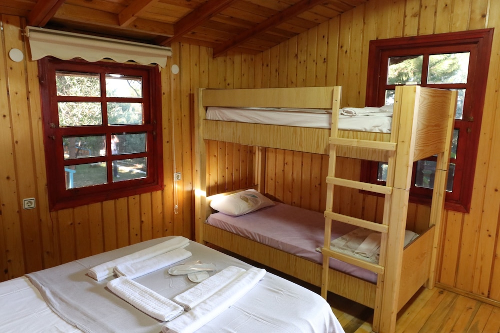 Albatross Dag Evleri Butik Otel 12/24