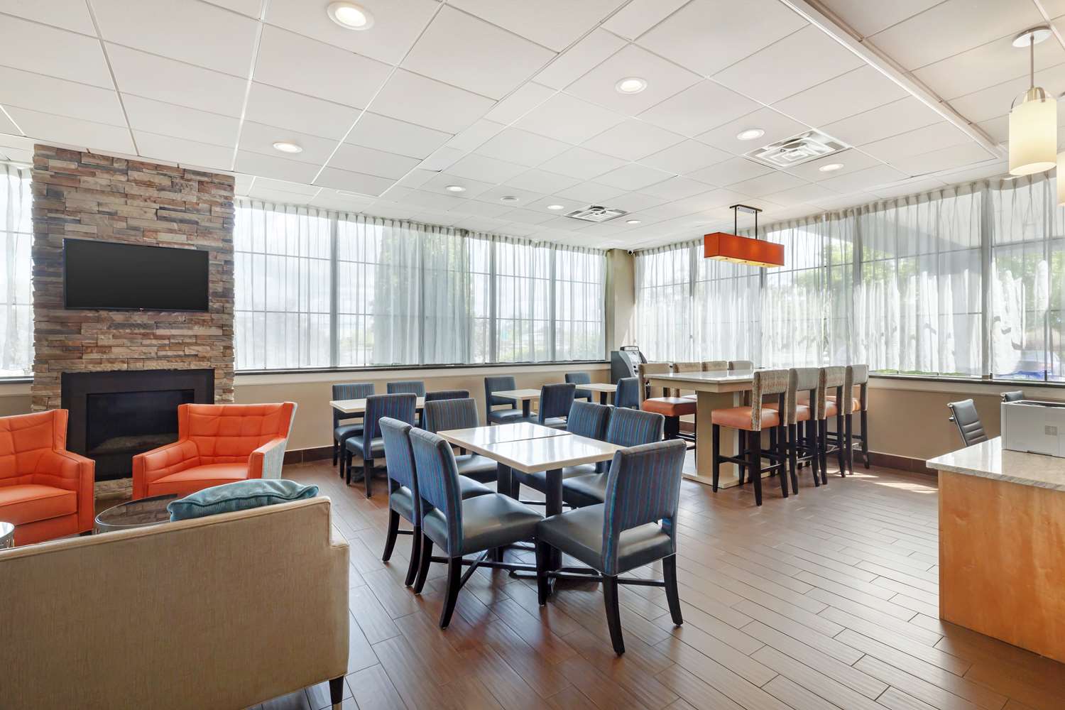 Best Western Hartford Hotel & Suites 49/59