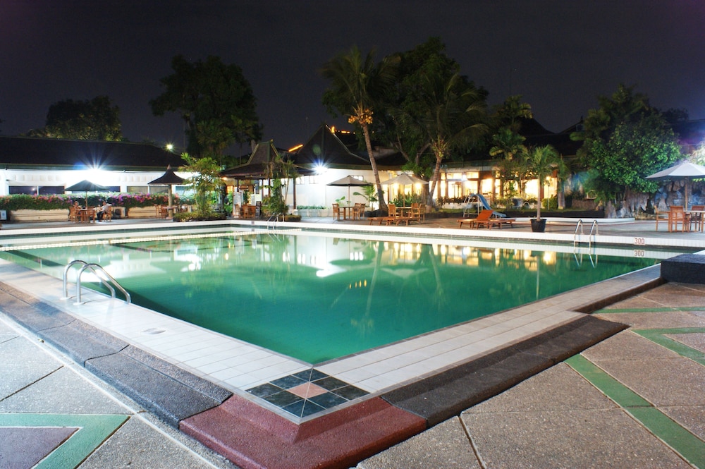 Kusuma Sahid Prince Hotel Solo 36/37