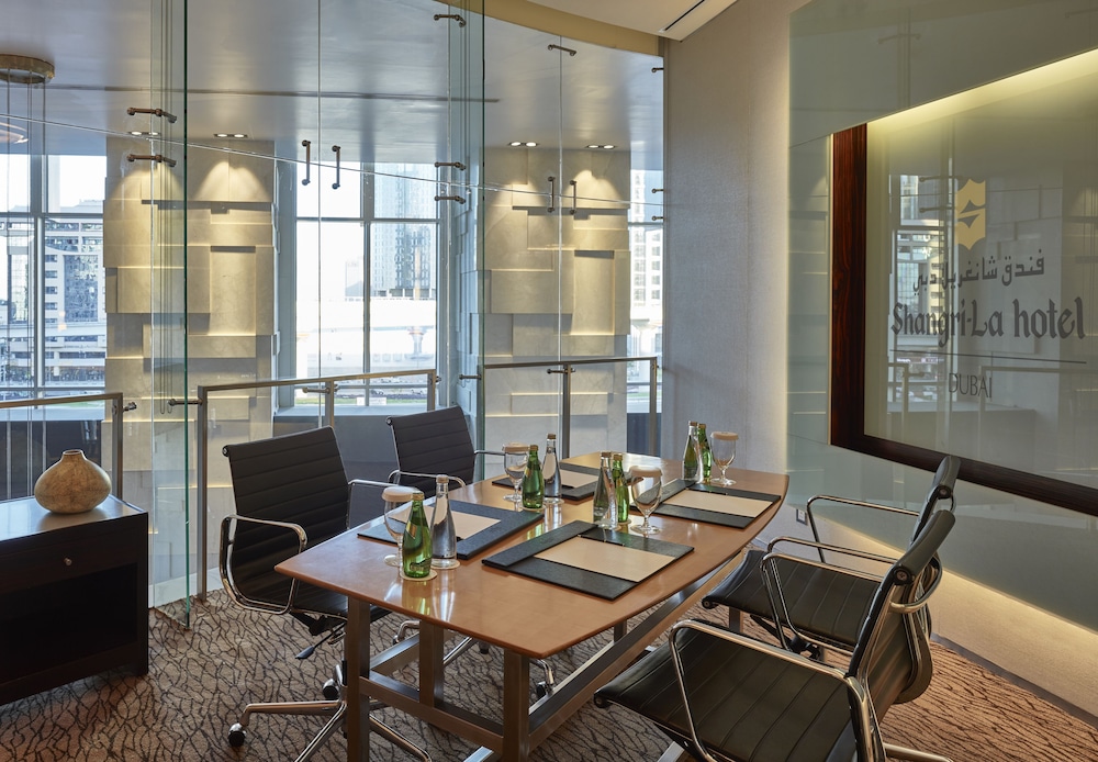 Shangri-La Residences and Apartments 26/45