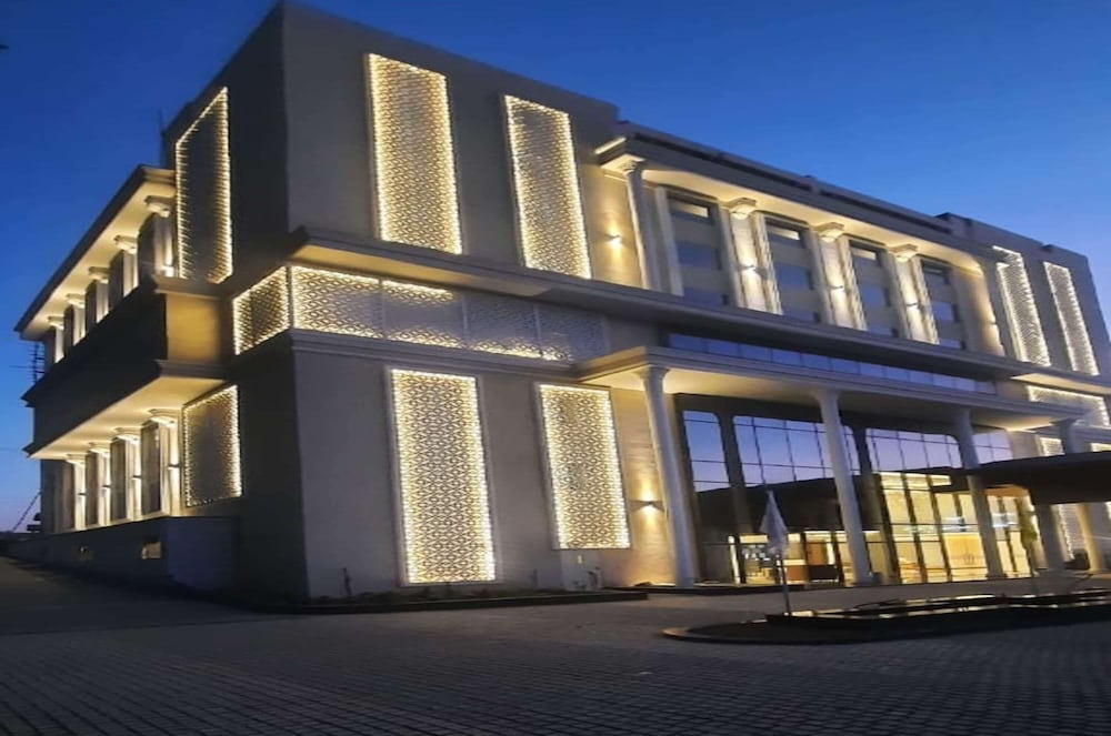Ramada Encore by Wyndham Rajbagh Srinagar 3/64