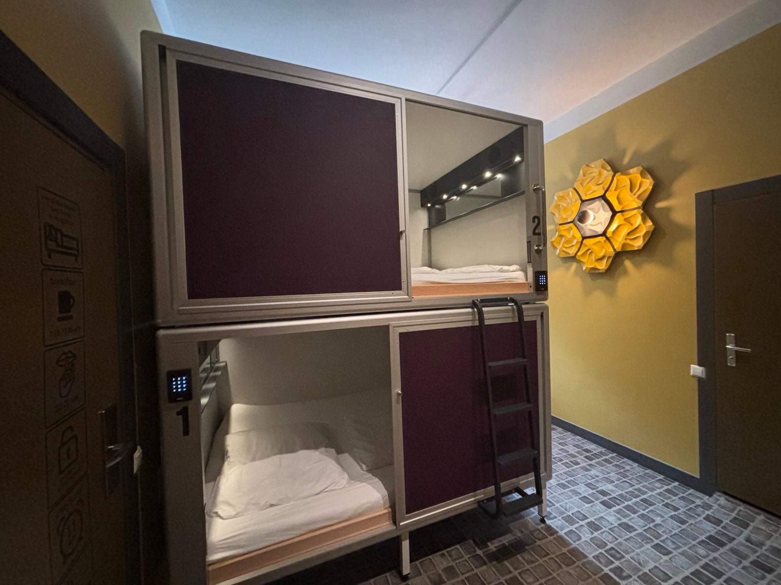 Capsule, Mixed Dorm