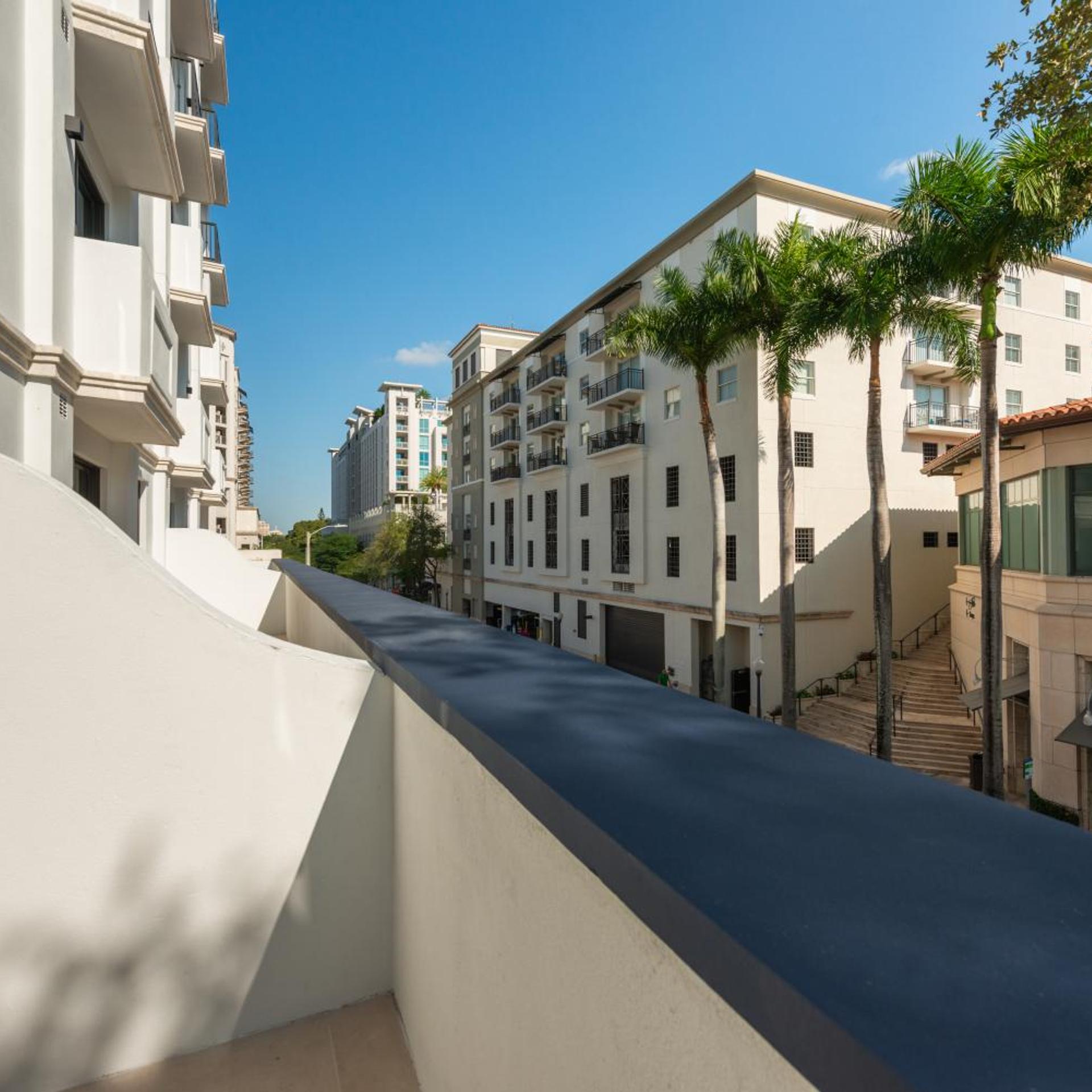 The Avenue Hotel Coral Gables 40/50