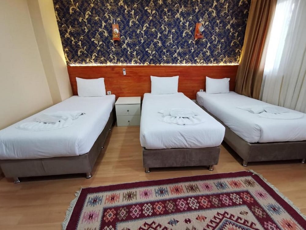 Otantik Guesthouse 11/37