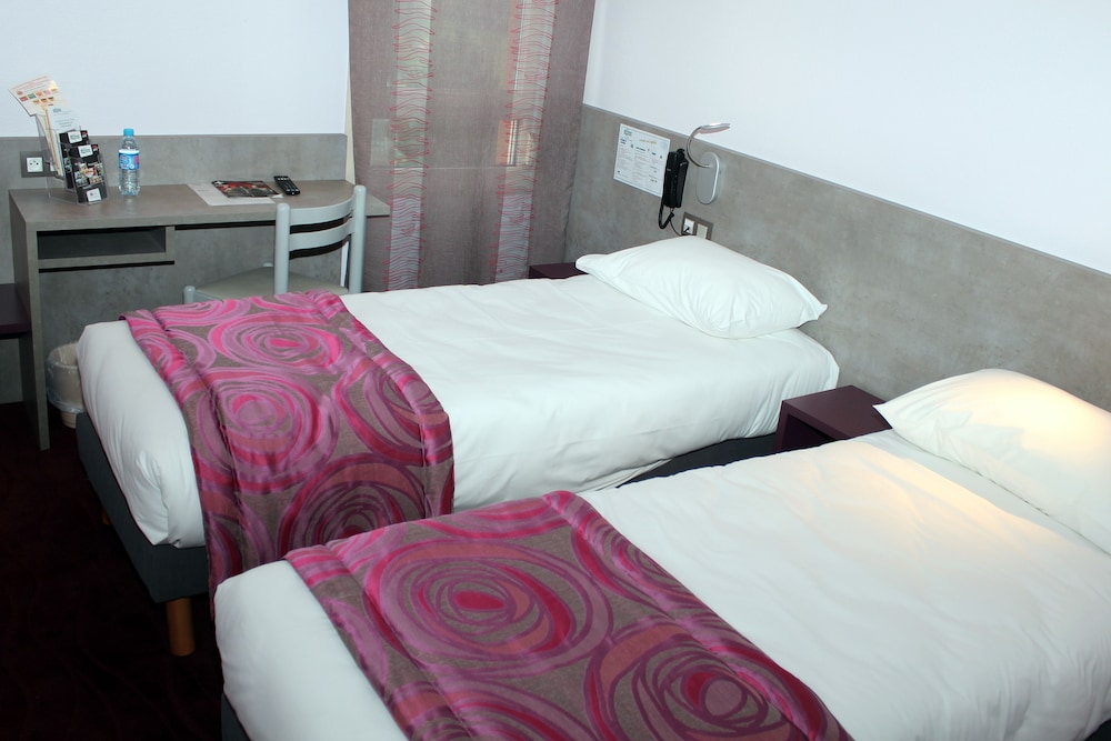 Brit Hotel Le Mans Nord Les Evens 18/36