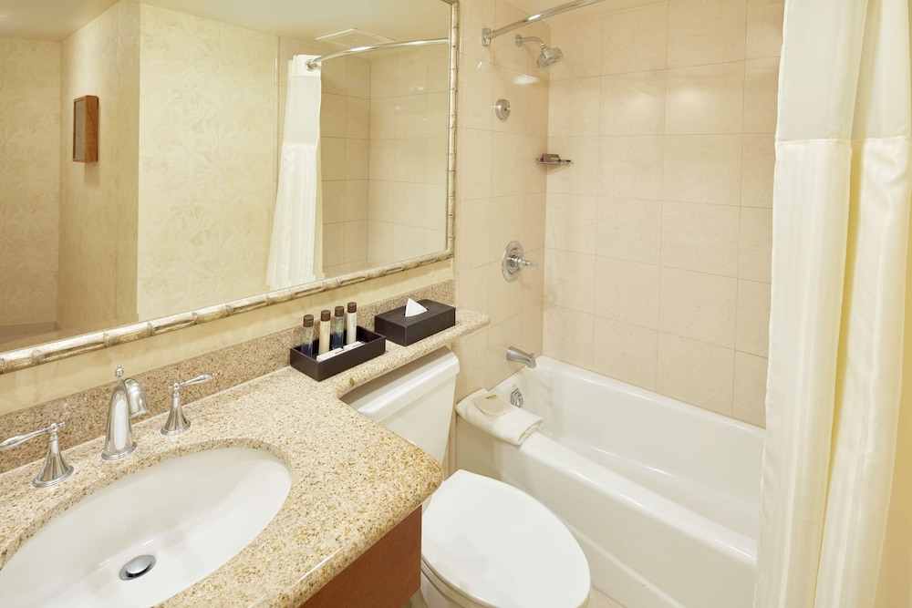 OUTRIGGER Waikiki Beach Resort 88/88