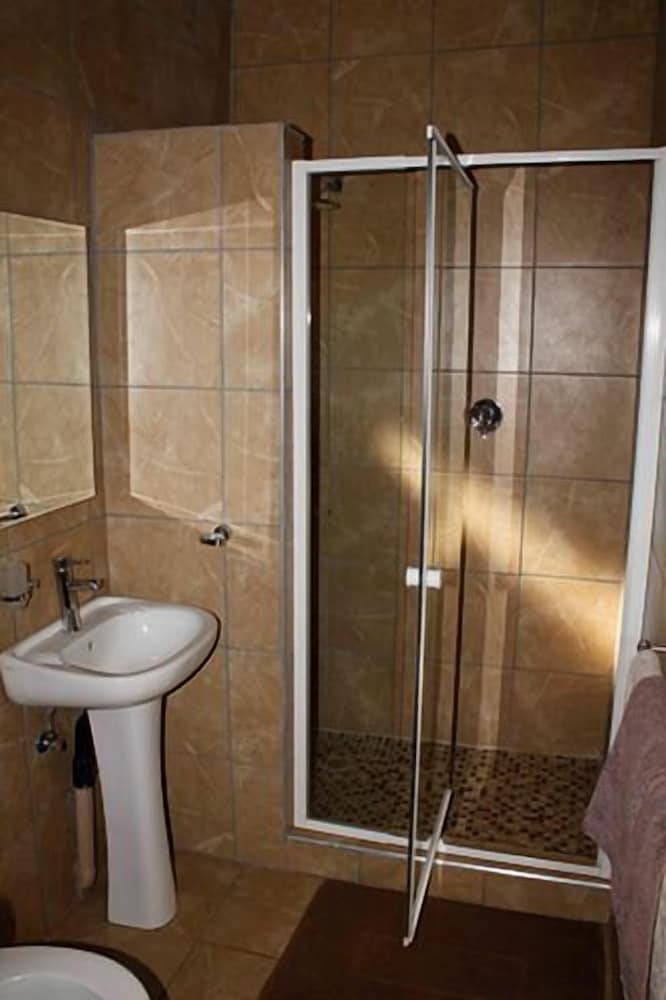 Vhafamadi Bed And Breakfast 35/37