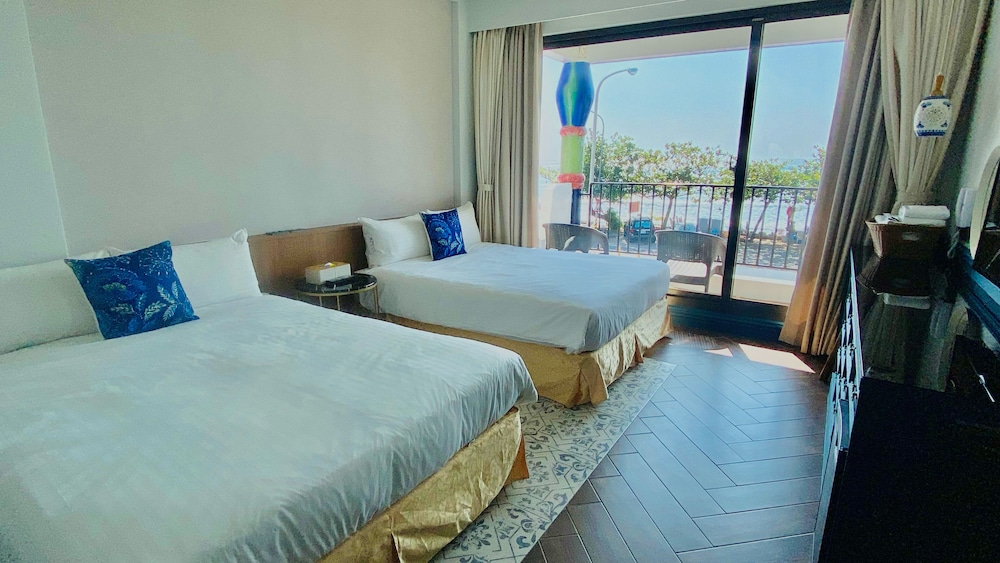 ROOM, QUADRUPLE, OCEAN VIEW