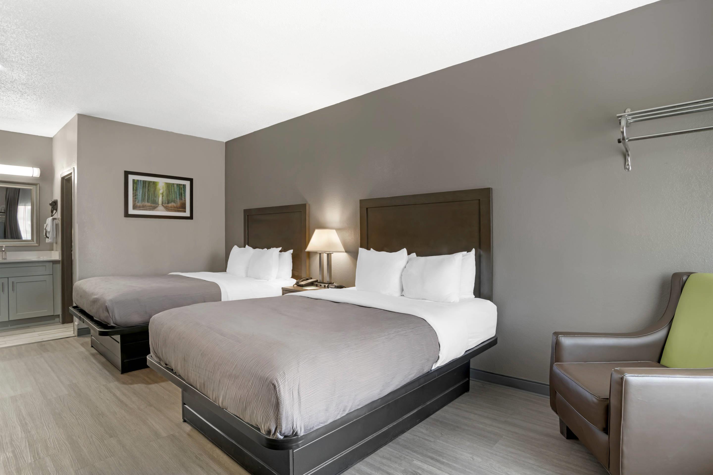 Upgrade, Efficiency, 2 Queen Beds, Smoking