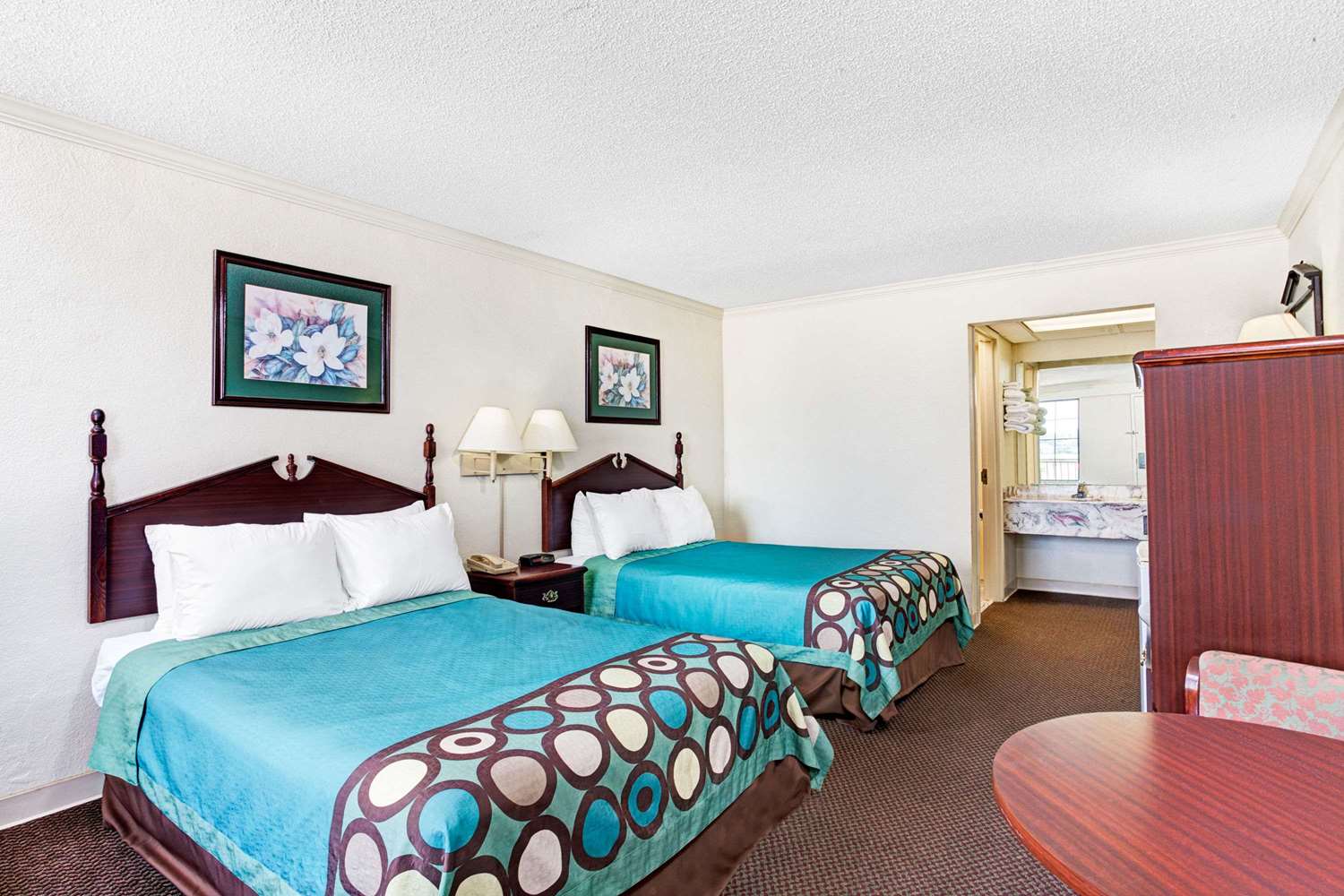 Super 8 by Wyndham Clarksville East 4/9
