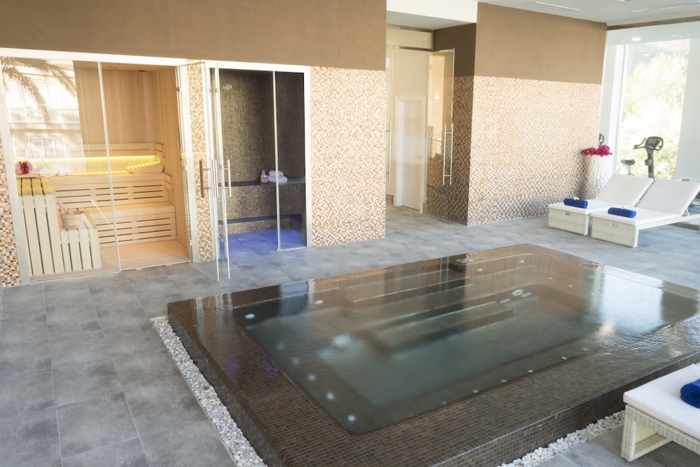 swimming pool spa