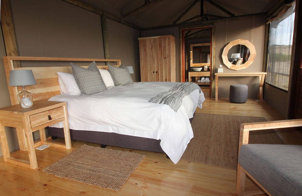 Hlosi Game Lodge 15/73