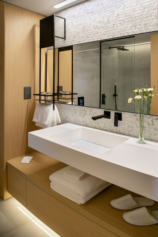 Mercure Larnaca Beach Resort 37/39