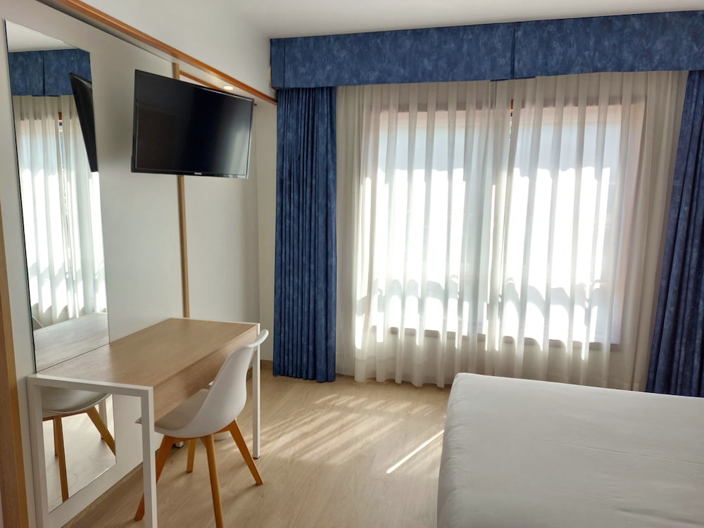 Hotel Costa Atlantica 32/49