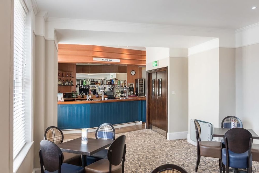 Marine Hotel 46/64
