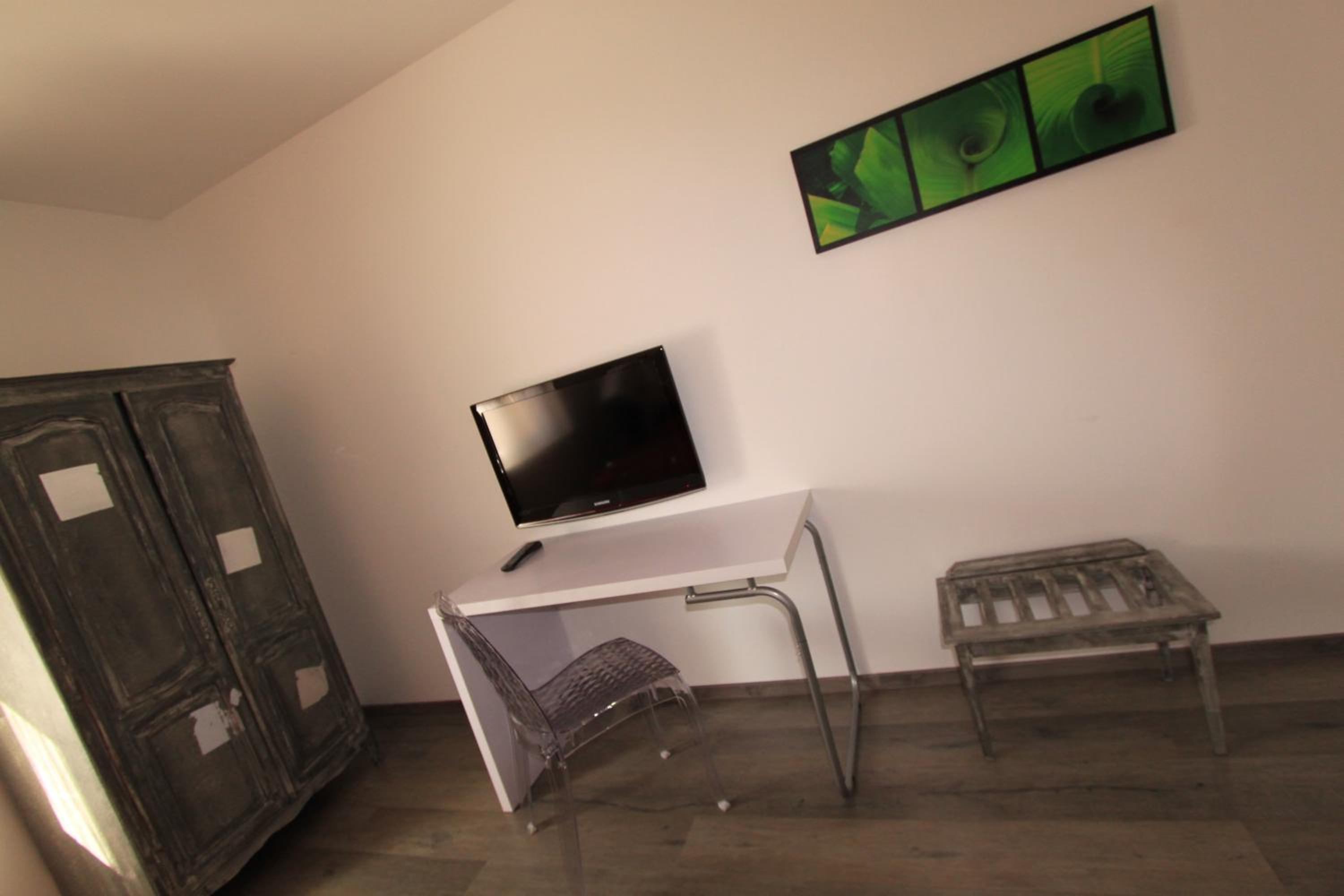 P'TIT DEJ-HOTEL MARTIGUES LE 5 38/57