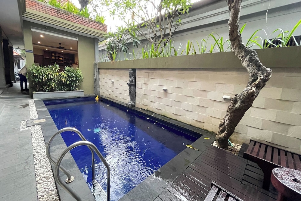 Singgah Hotel Seminyak 10/23