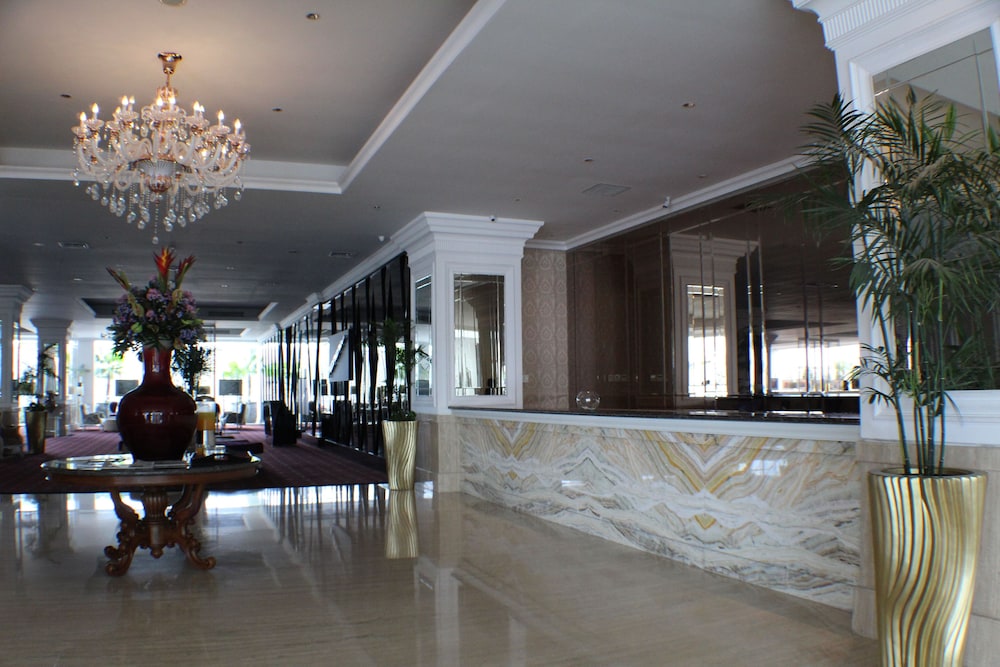 Golden Tulip Legacy Surabaya 3/31