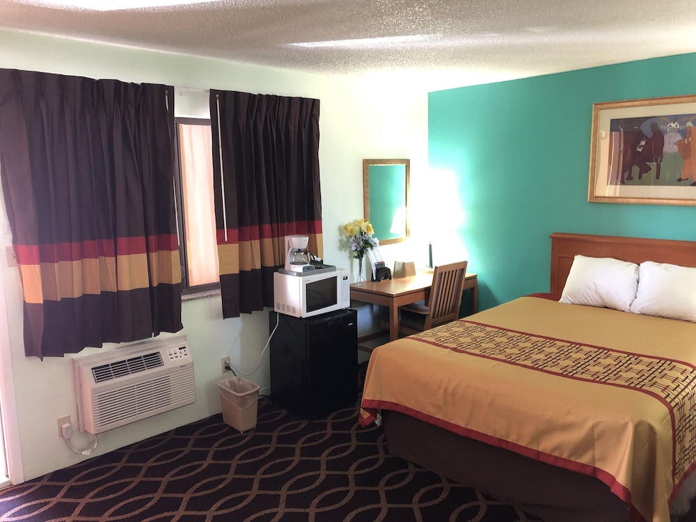 Klamath Motor Lodge 9/64