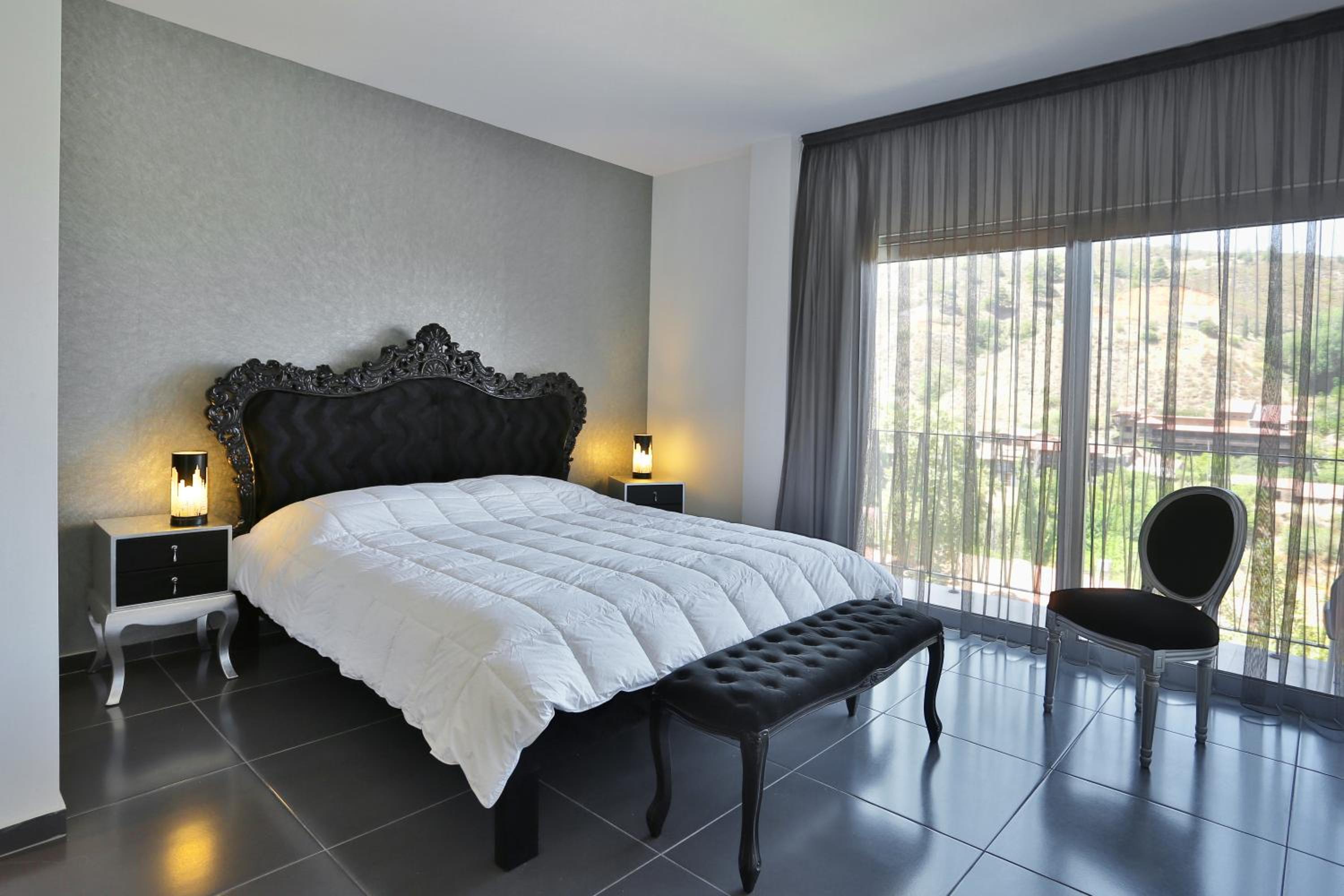 Crystal Hotel 18/45