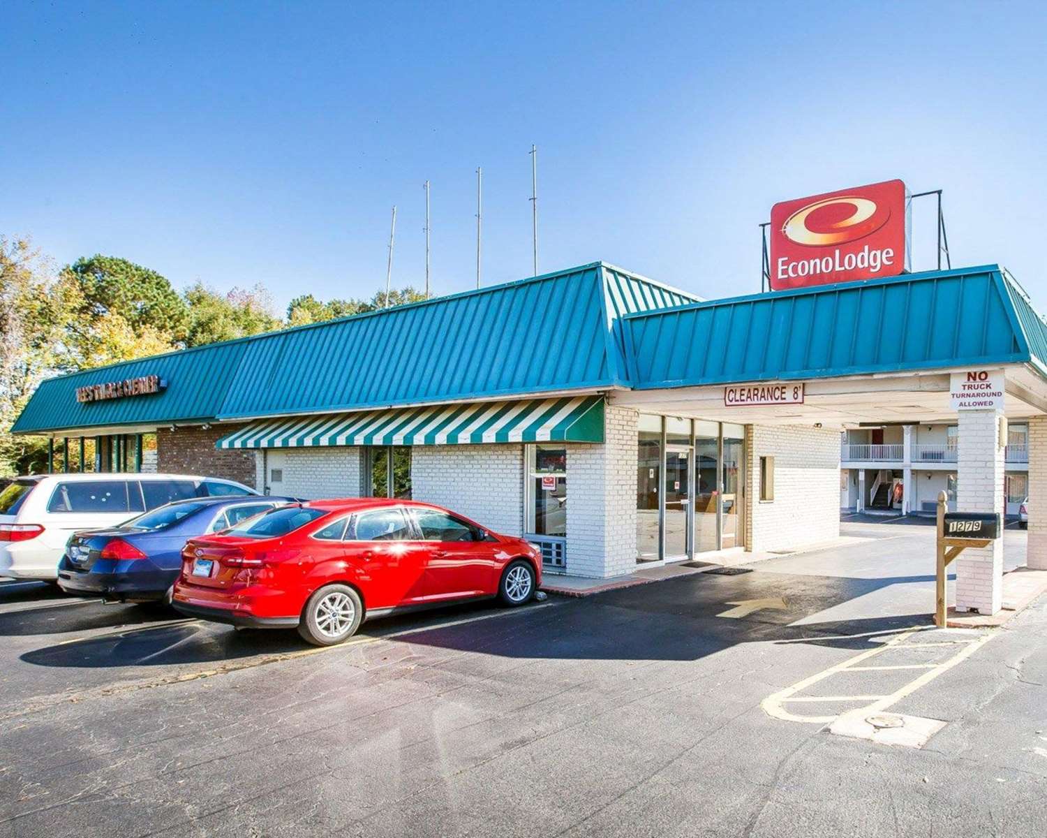 Econo Lodge Mc Donough 30/33