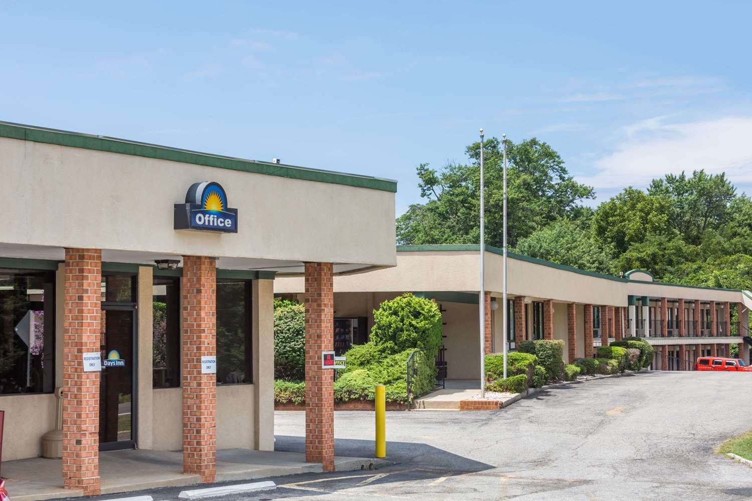 Days Inn By Wyndham Bedford 1/8