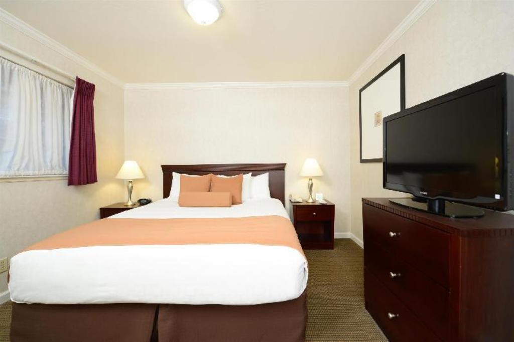 Room, Queen Bed