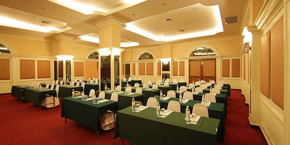 Convenient Park Hotel 44/45