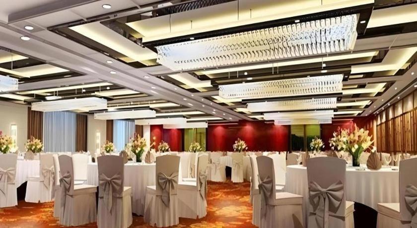 Jinyuan Jinling Plaza 56/63