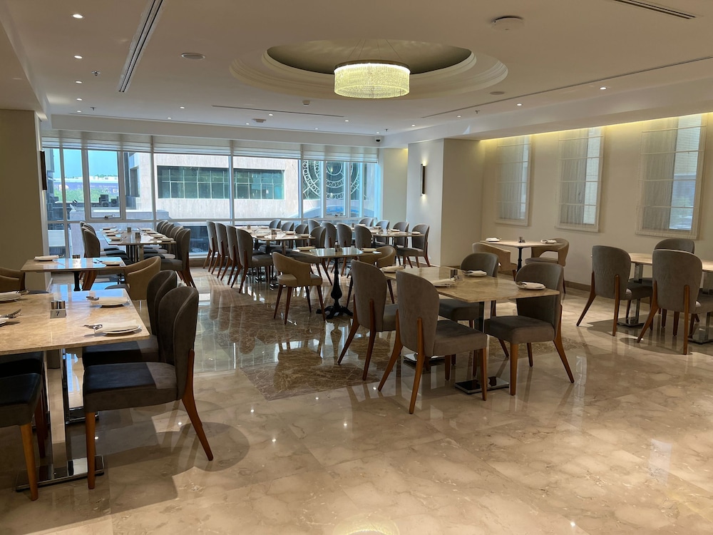 Gloria Hotel and Suites 21/28