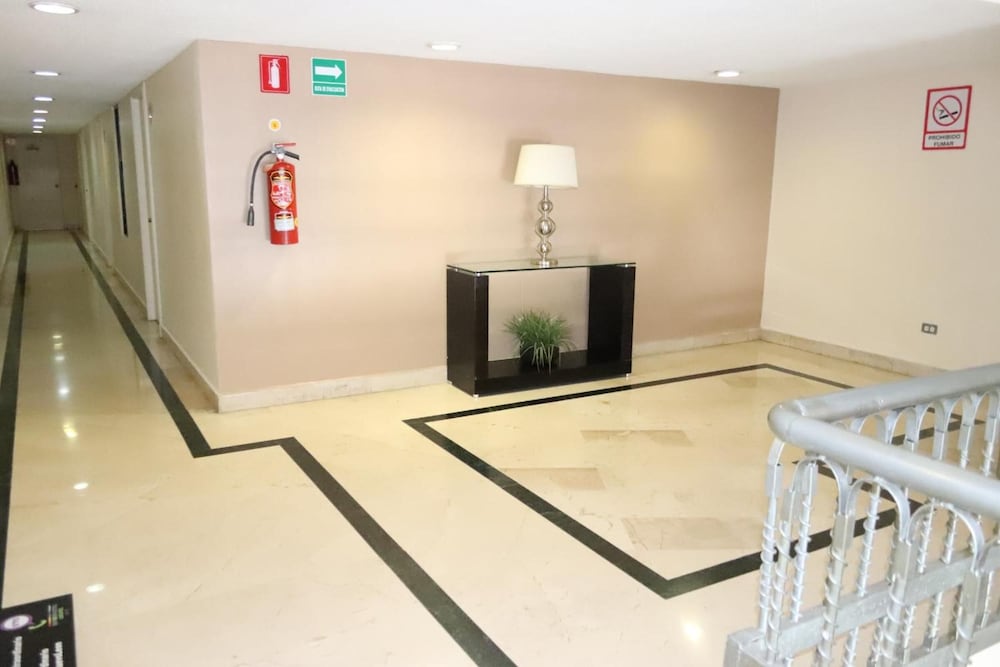 Hotel Madero Express 4/32