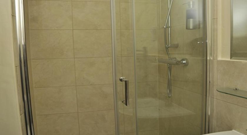 Hoppers Cottage Guest House 13/14