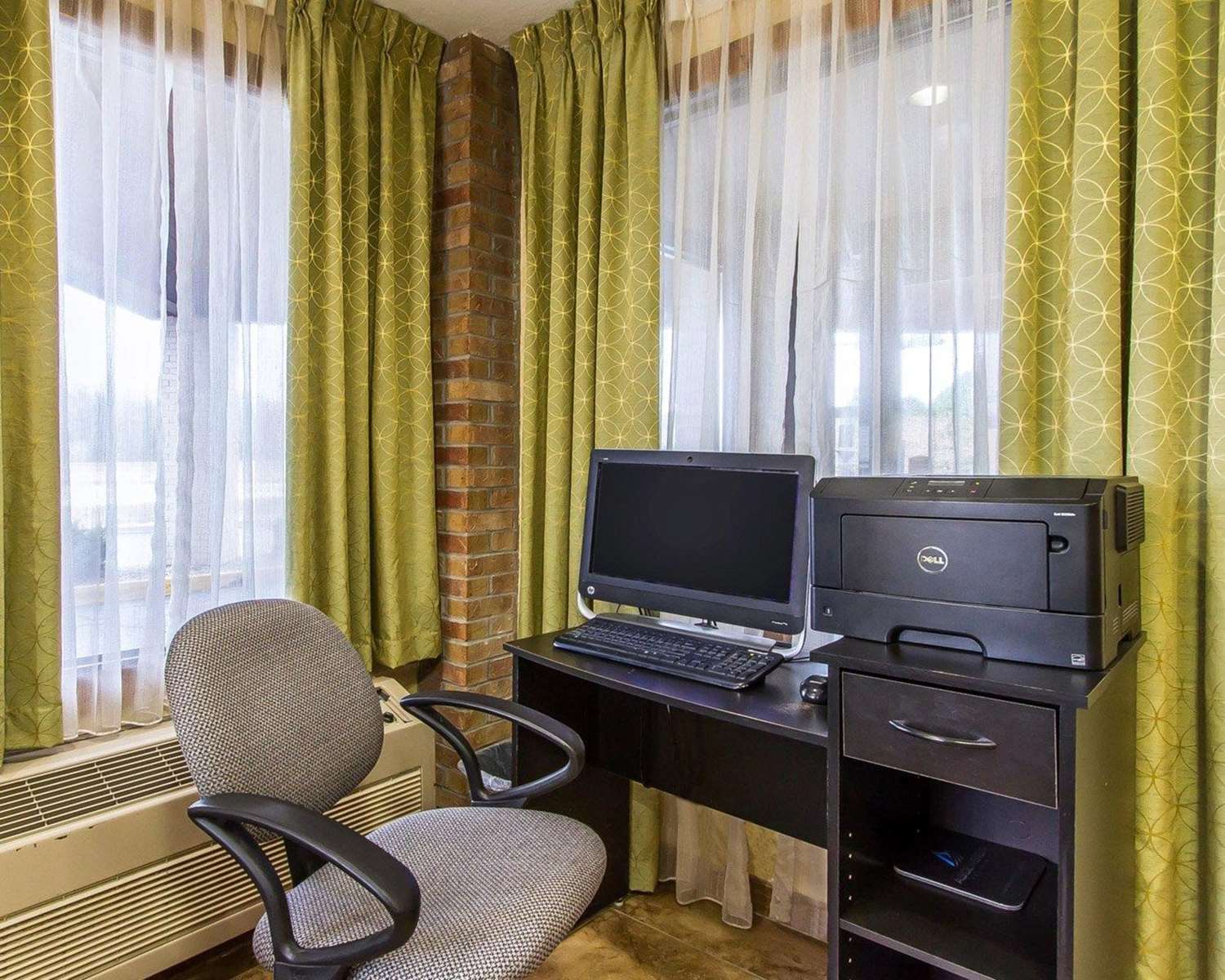 Quality Inn Macomb Near University Area 34/38