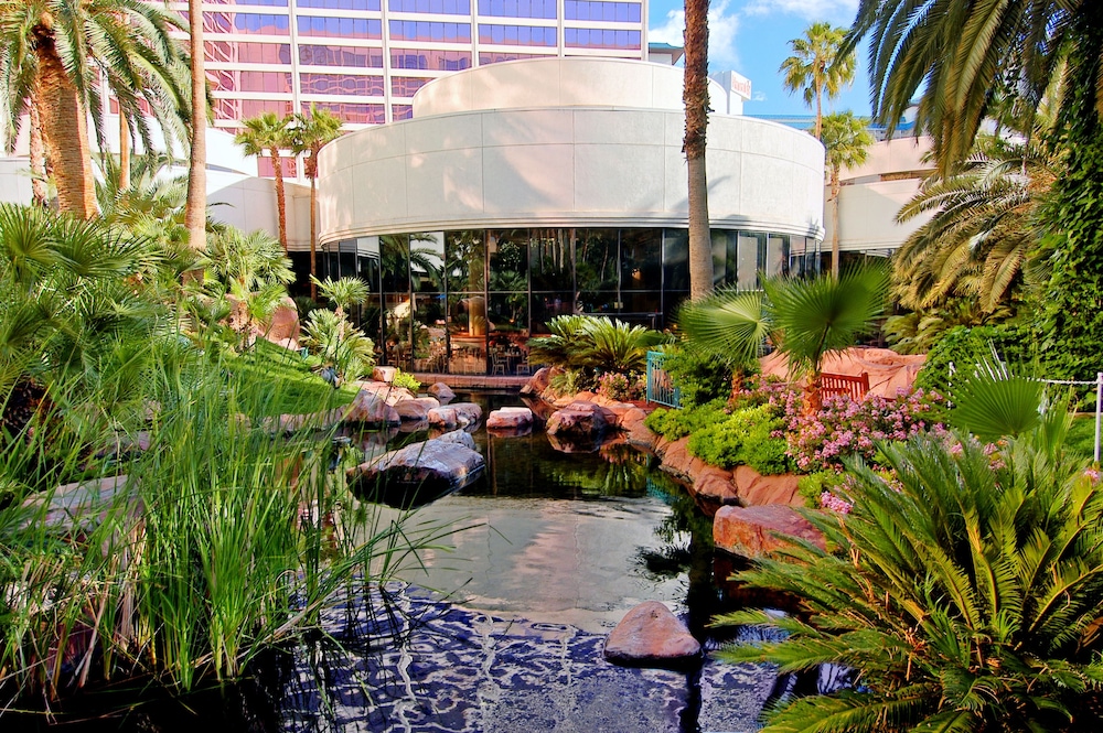 Flamingo Las Vegas Hotel and Casino 82/84